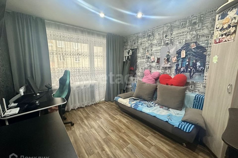 Продаётся 4-комнатная квартира, 61.5 м²