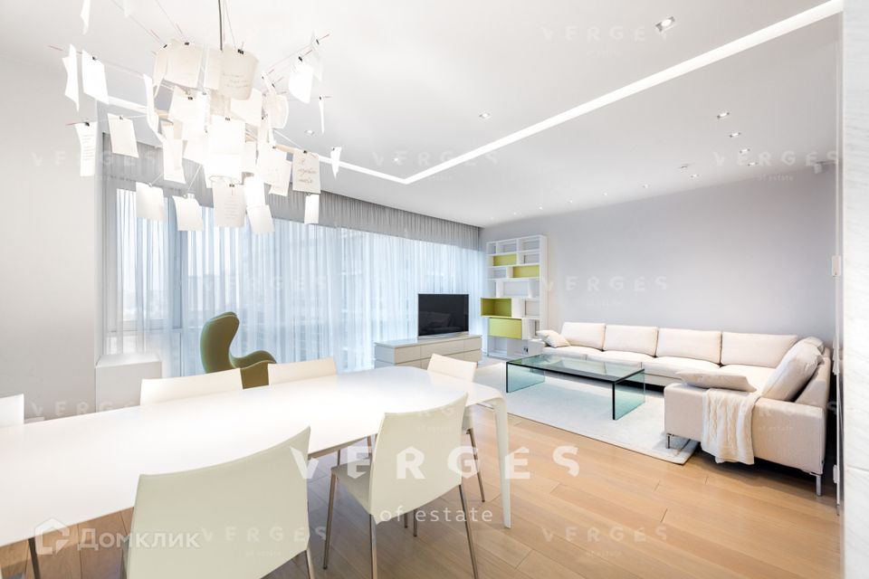 Продаётся 3-комнатная квартира, 143 м²