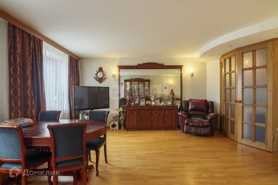 Продаётся 3-комнатная квартира, 93 м²