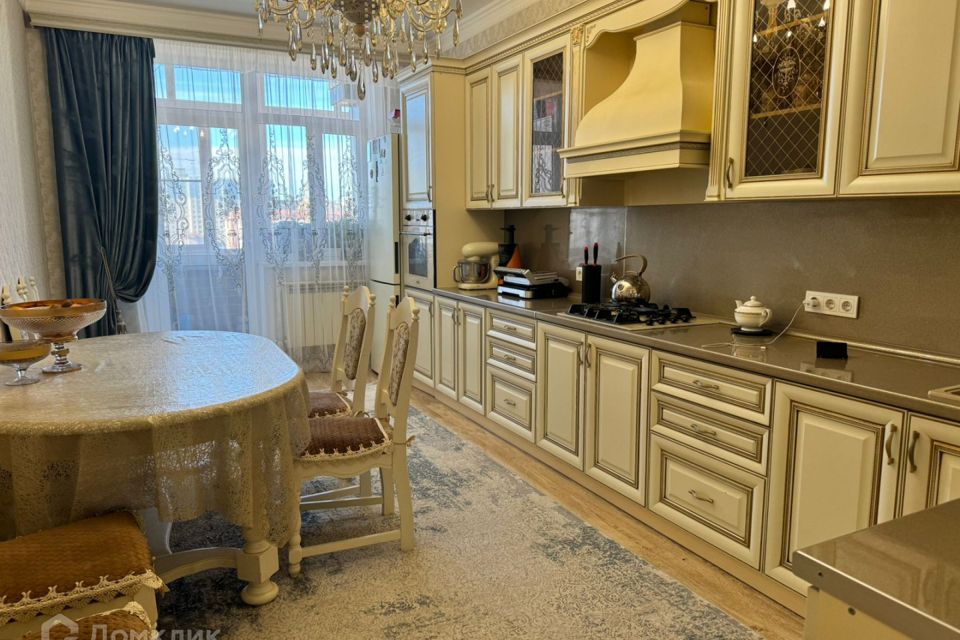 Продаётся 2-комнатная квартира, 110 м²