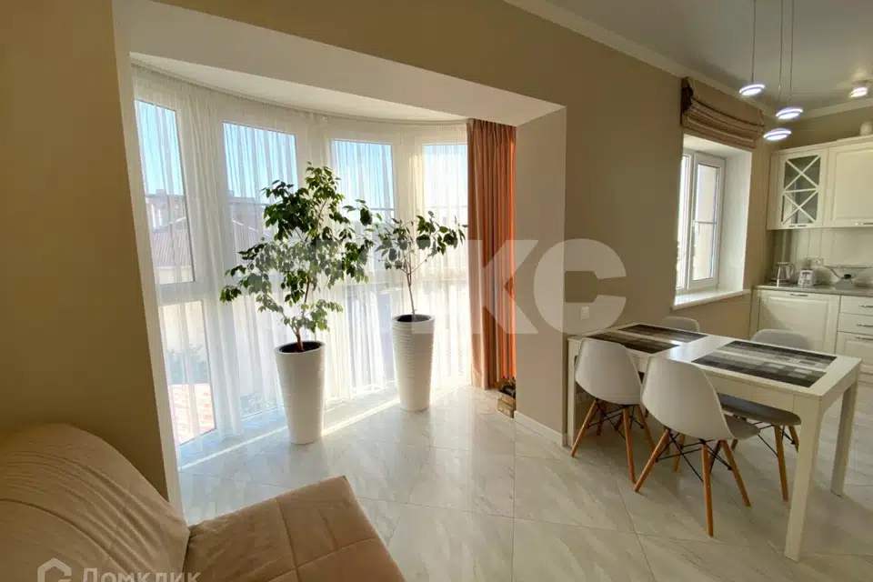 Продаётся 1-комнатная квартира, 59.3 м²