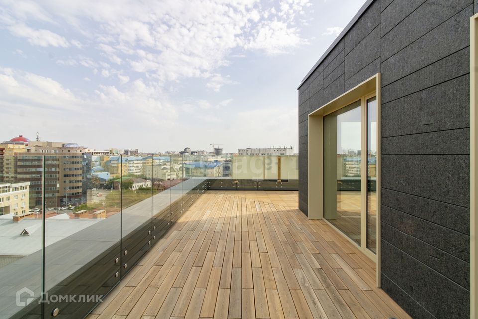 Продаётся 3-комнатная квартира, 233 м²