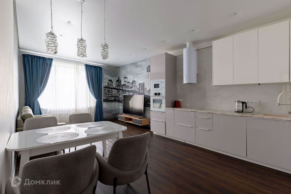 Продаётся 3-комнатная квартира, 101.2 м²