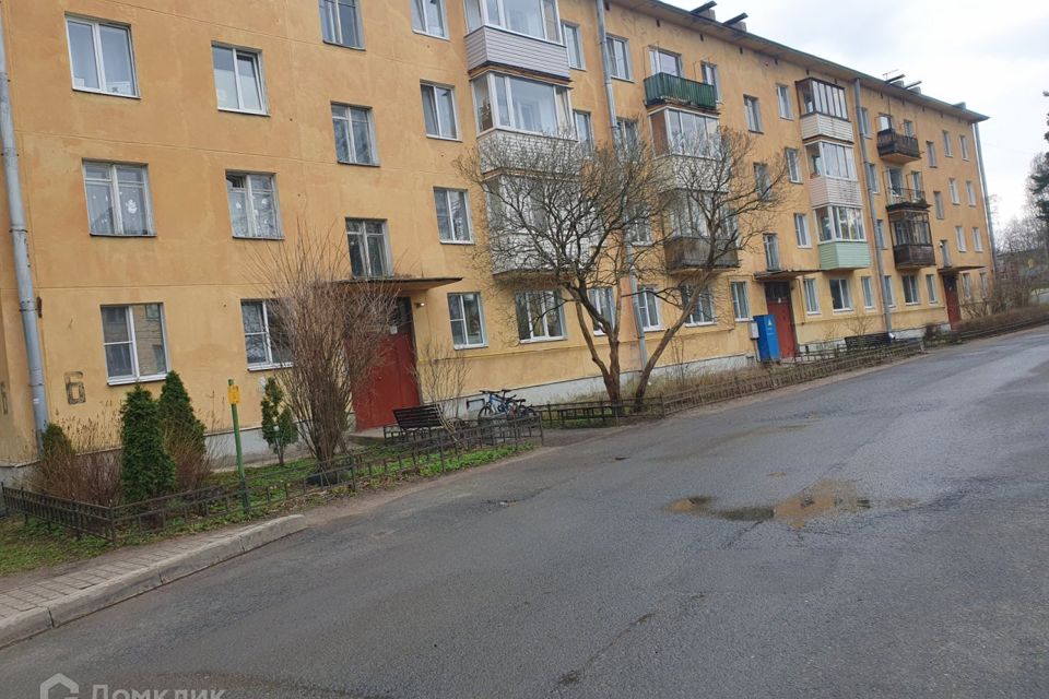 Продаётся комната в 3-комн. квартире, 11.4 м²