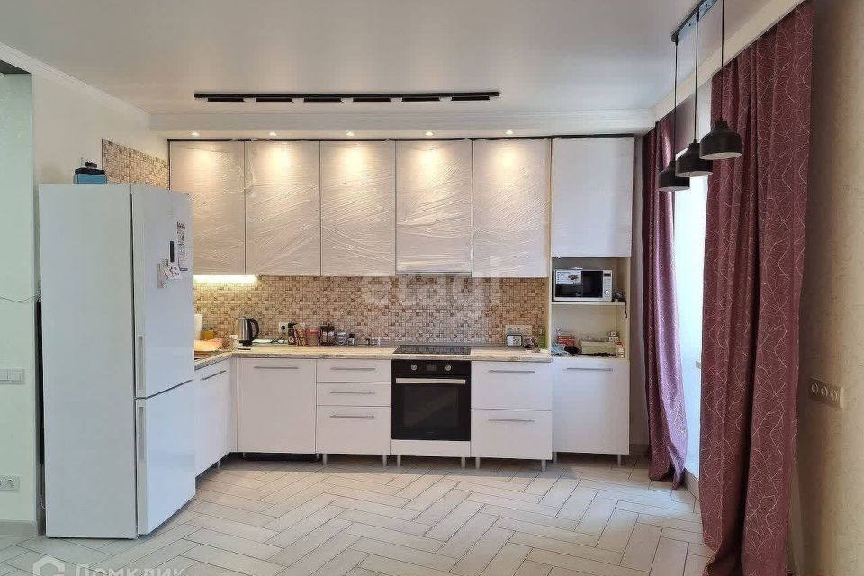 Продаётся 1-комнатная квартира, 41.2 м²