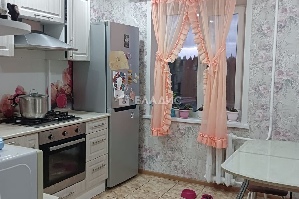 Продаётся 3-комнатная квартира, 67.8 м²