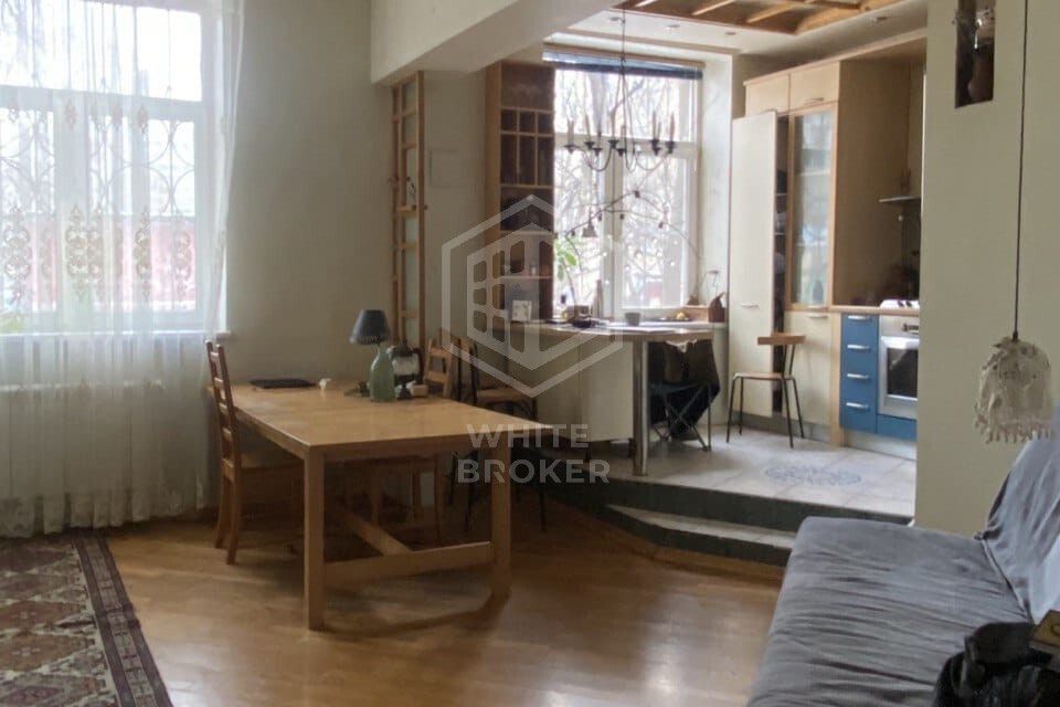 Продаётся 4-комнатная квартира, 97 м²
