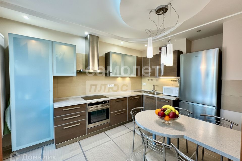 Продаётся 4-комнатная квартира, 111.4 м²