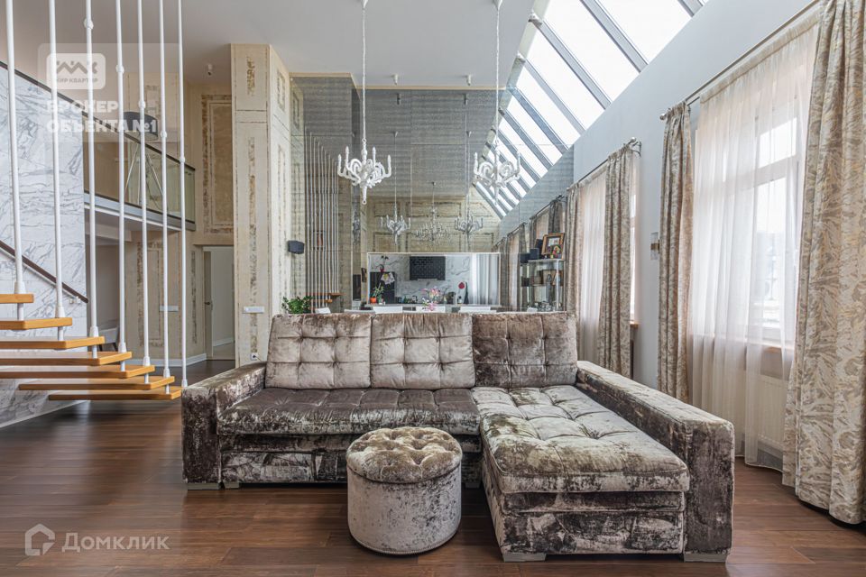 Продаётся 3-комнатная квартира, 154 м²