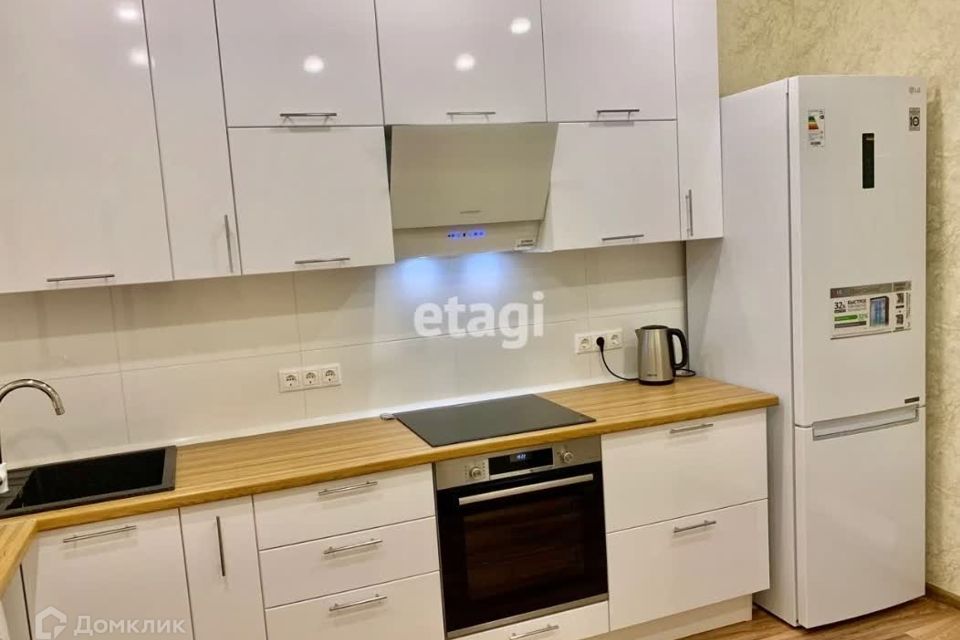 Продаётся 1-комнатная квартира, 53 м²