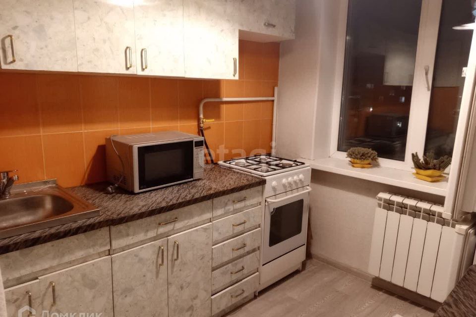 Продаётся 3-комнатная квартира, 47.6 м²