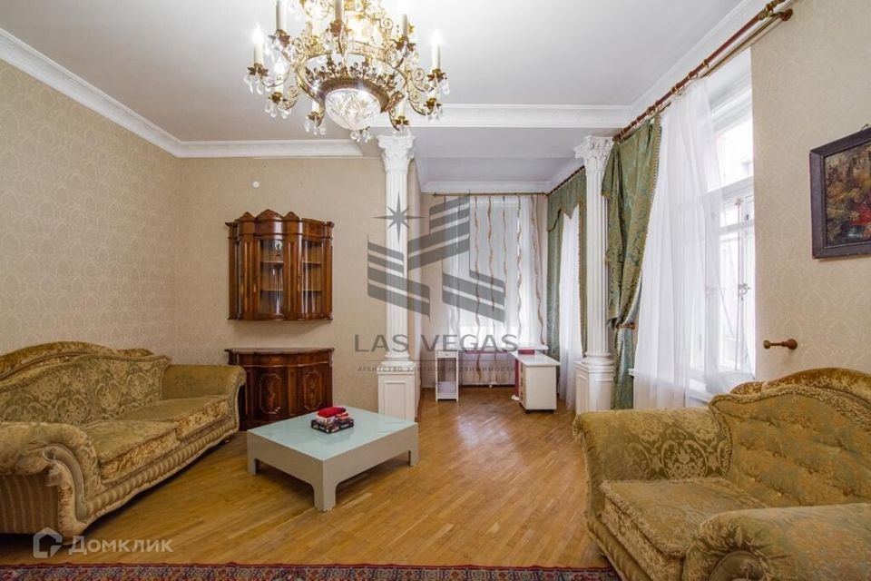 Сдаётся 4-комнатная квартира, 160 м²