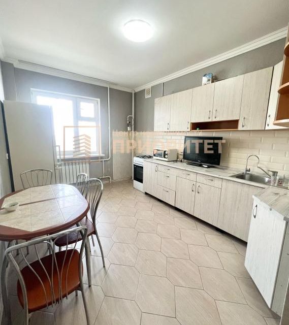 Продаётся 1-комнатная квартира, 42.8 м²