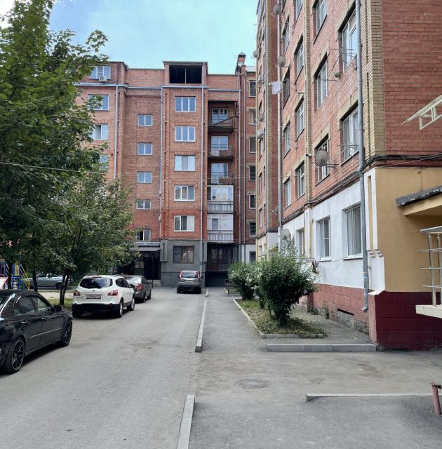 Продаётся 3-комнатная квартира, 123.1 м²