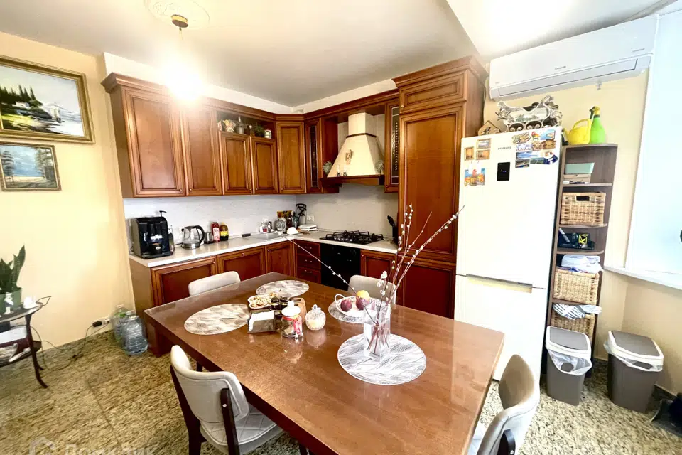 Продаётся 2-комнатная квартира, 86.6 м²
