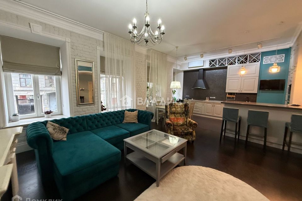 Продаётся 4-комнатная квартира, 120 м²