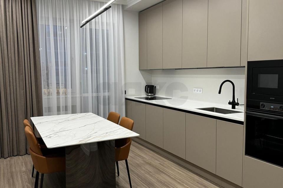 Продаётся 2-комнатная квартира, 72.2 м²