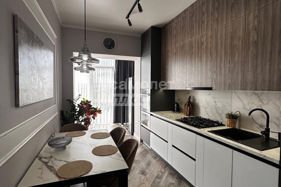 Продаётся 2-комнатная квартира, 82 м²