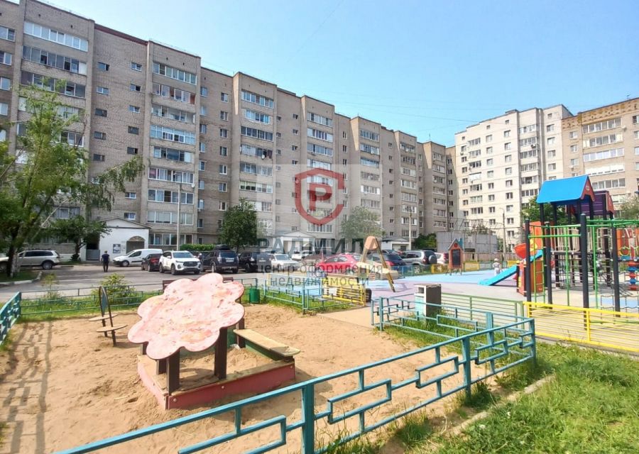 Продаётся 4-комнатная квартира, 109.3 м²