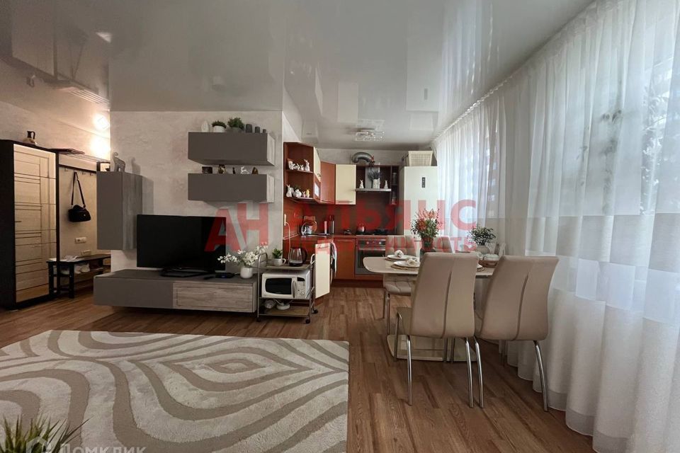 Продаётся 3-комнатная квартира, 56.7 м²