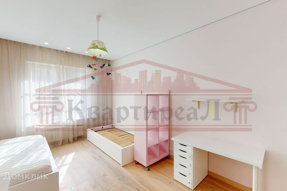 Сдаётся 4-комнатная квартира, 115 м²