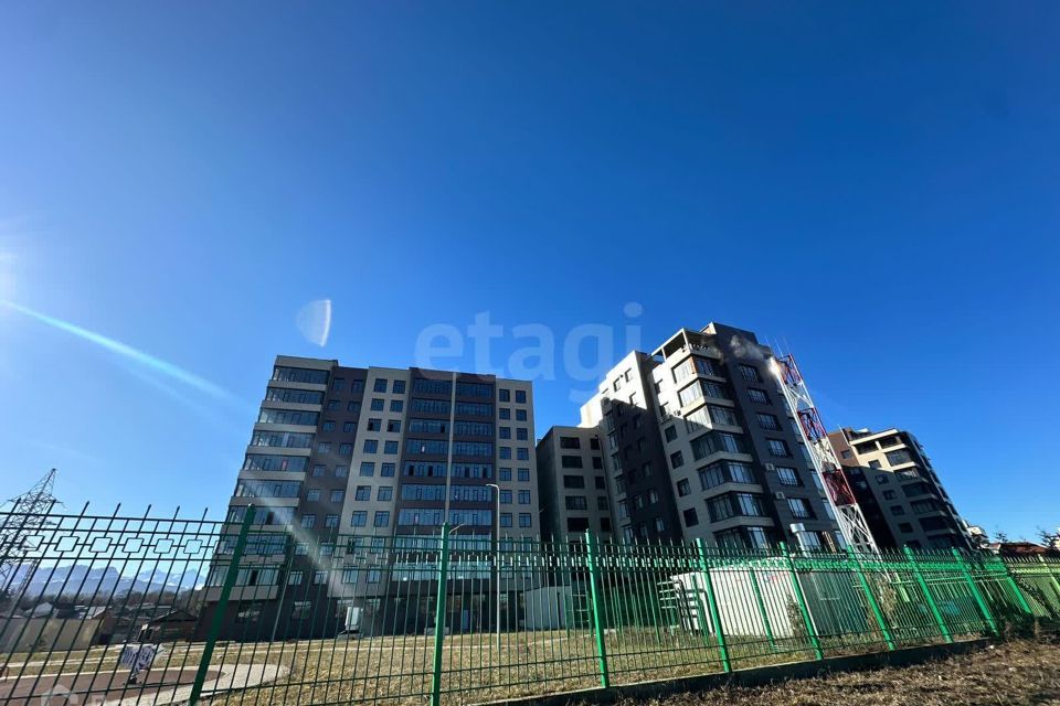 Продаётся 2-комнатная квартира, 238 м²