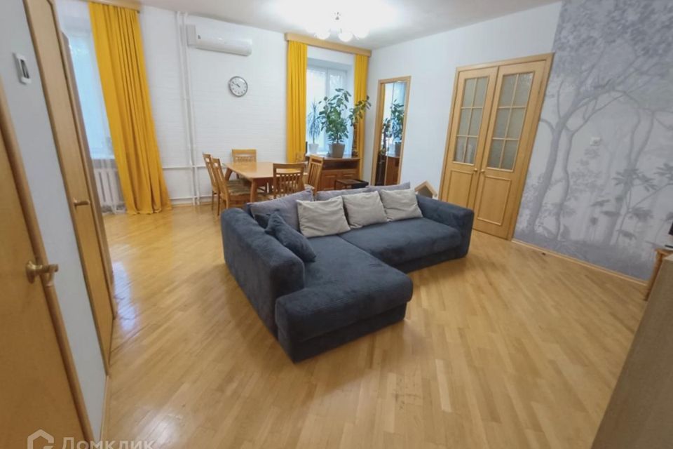 Продаётся 2-комнатная квартира, 61.7 м²
