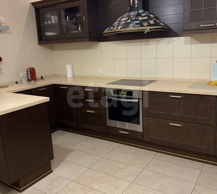 Продаётся 3-комнатная квартира, 123 м²