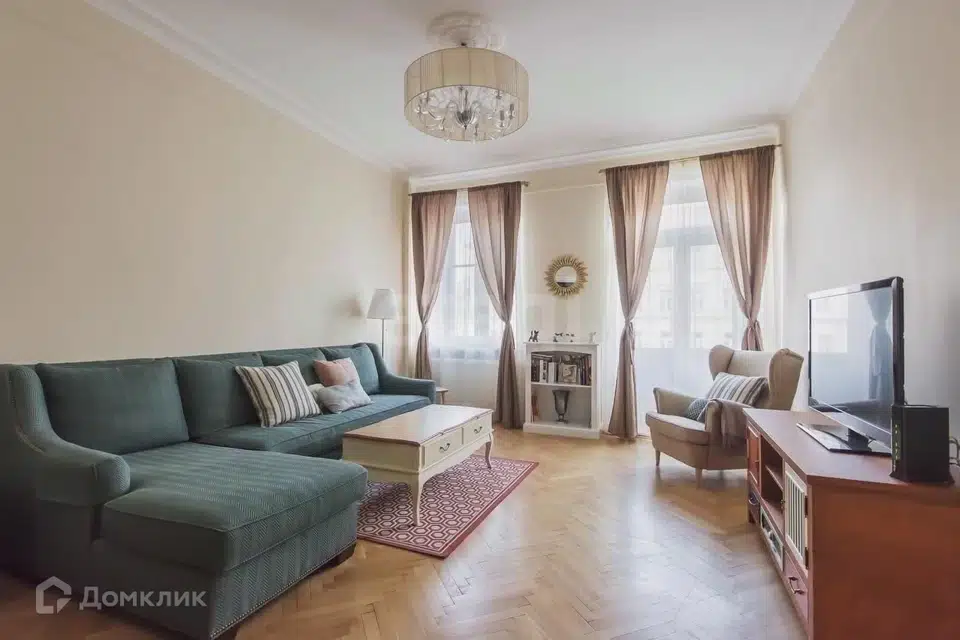 Продаётся 4-комнатная квартира, 129 м²
