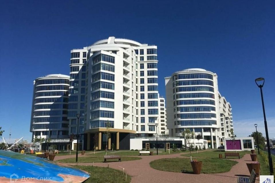 Продаётся 3-комнатная квартира, 130.3 м²