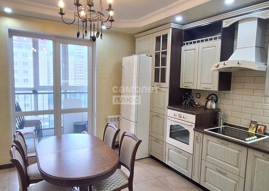 Продаётся 2-комнатная квартира, 68.2 м²