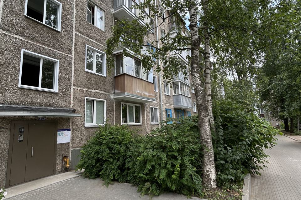 Продаётся 3-комнатная квартира, 57.5 м²