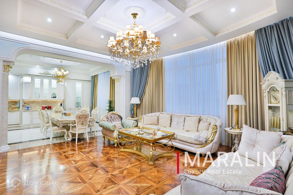 Продаётся 5-комнатная квартира, 600 м²