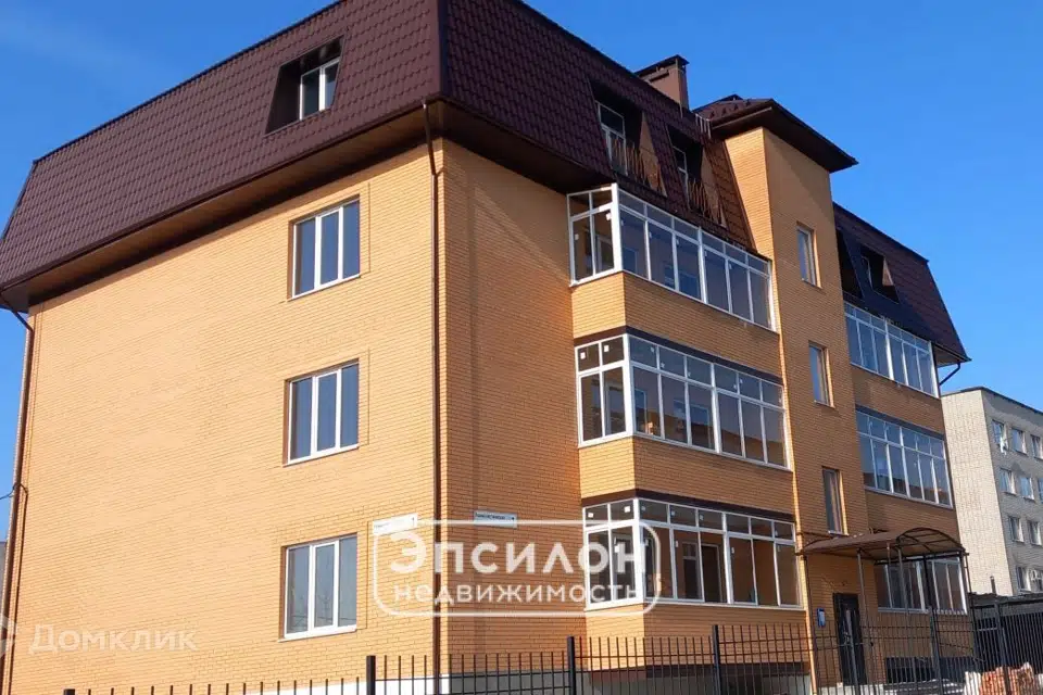 Продаётся 3-комнатная квартира, 125.5 м²
