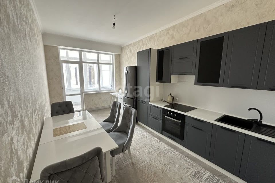 Продаётся 2-комнатная квартира, 76 м²