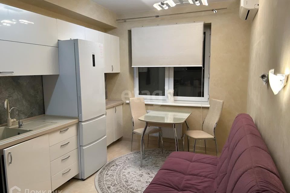 Продаётся 1-комнатная квартира, 42.1 м²