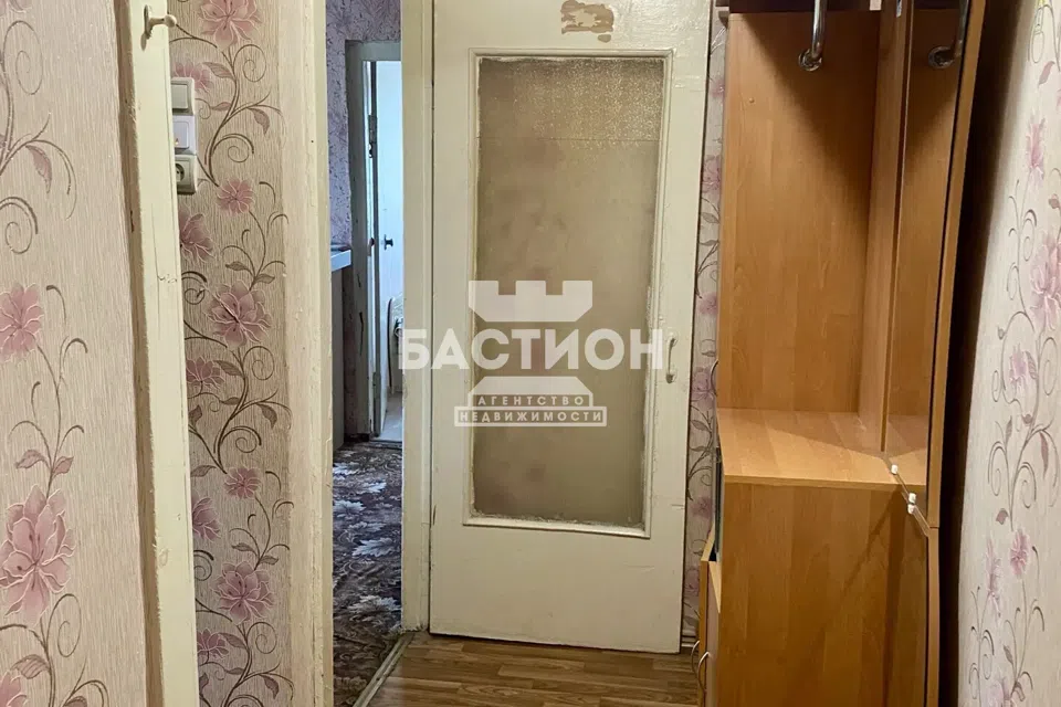 Продаётся 3-комнатная квартира, 48.3 м²