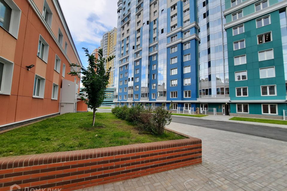 Продаётся 3-комнатная квартира, 101.6 м²