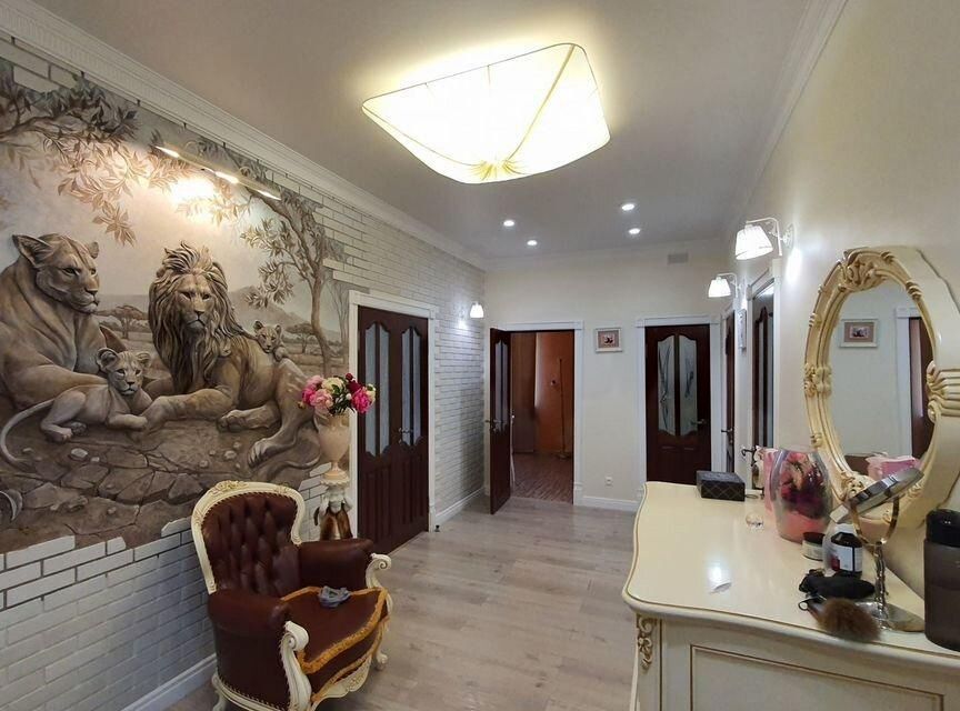 Продаётся 4-комнатная квартира, 139.4 м²