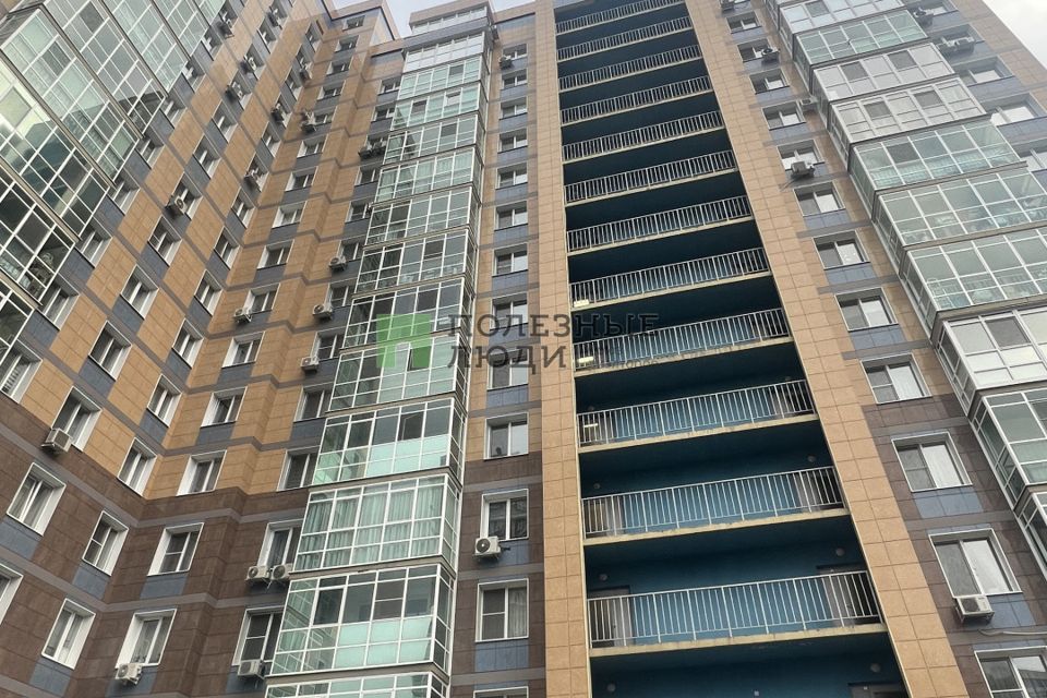 Продаётся 3-комнатная квартира, 106 м²