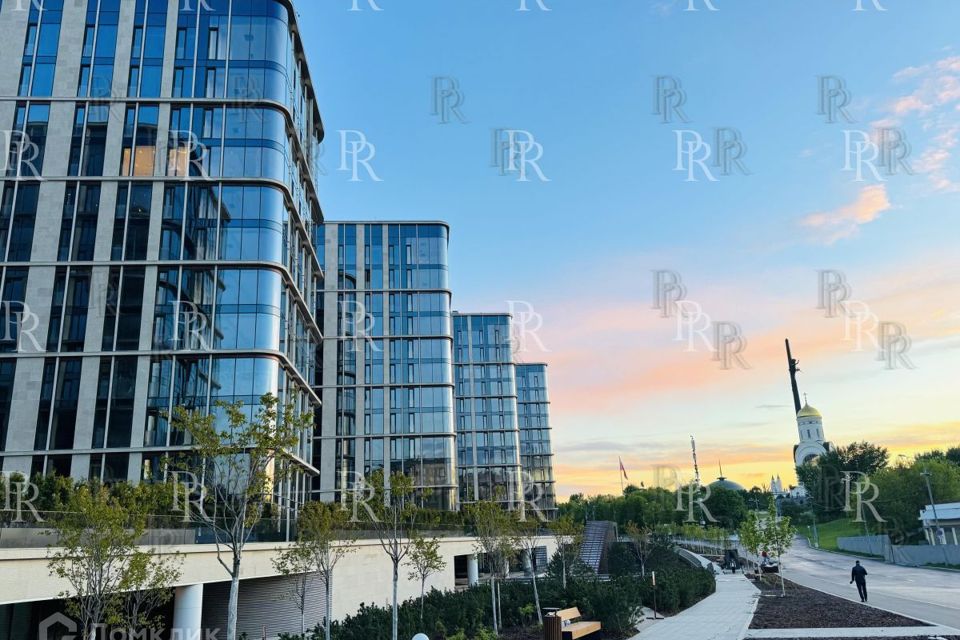 Продаётся 4-комнатная квартира, 154 м²