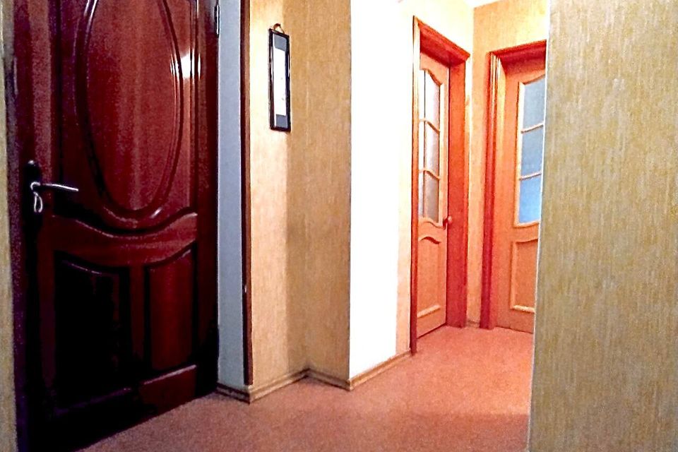 Продаётся 4-комнатная квартира, 70.2 м²