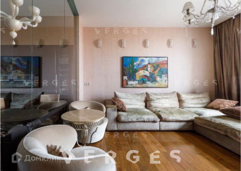 Продаётся 3-комнатная квартира, 101.8 м²