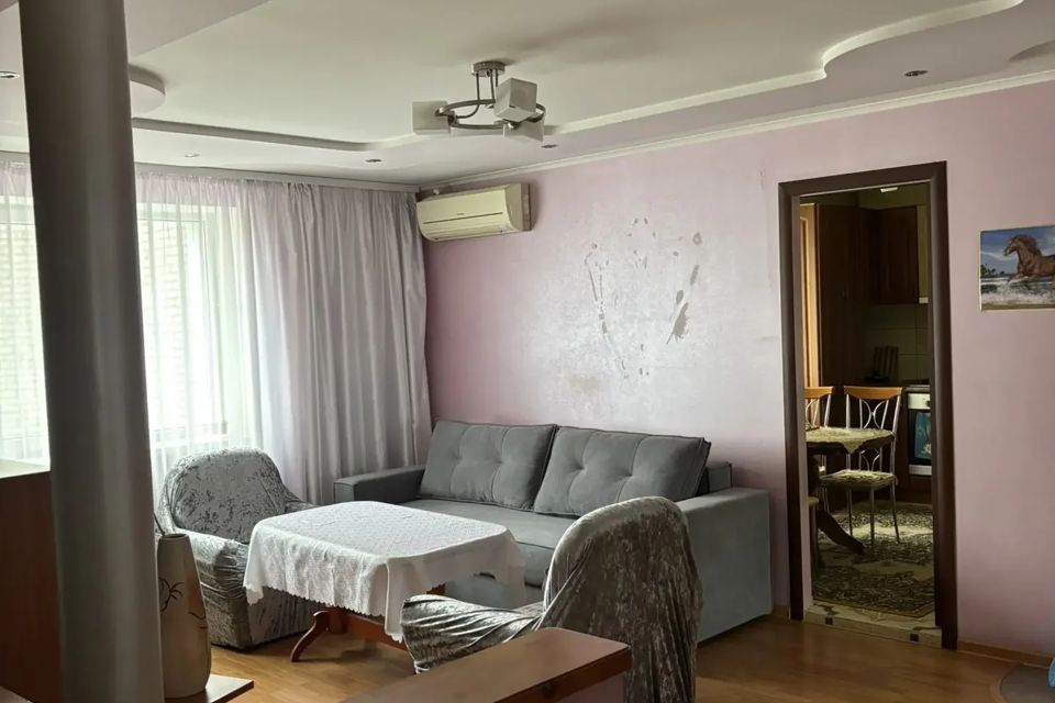 Продаётся 4-комнатная квартира, 76.4 м²