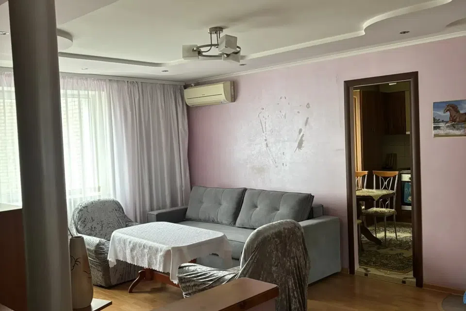 Продаётся 4-комнатная квартира, 76.4 м²