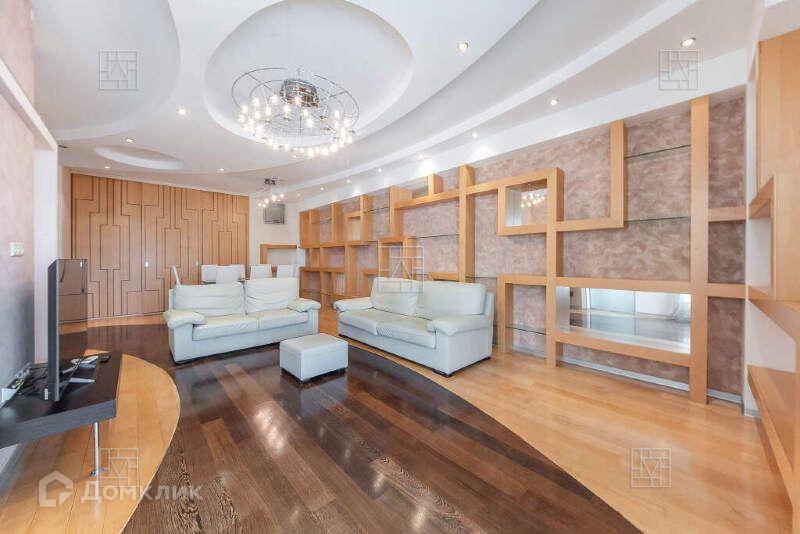 Сдаётся 3-комнатная квартира, 140 м²