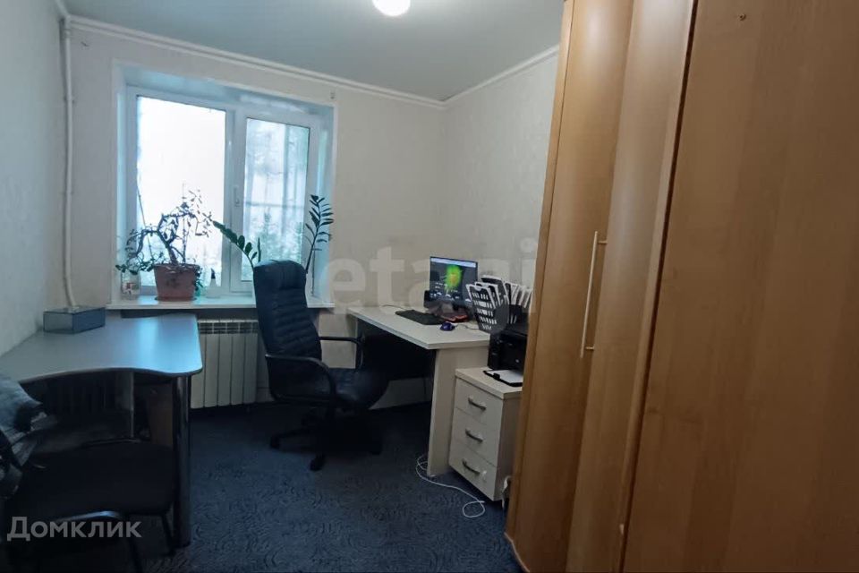 Продаётся 4-комнатная квартира, 60.6 м²