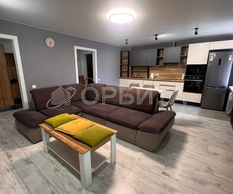 Продаётся 2-комнатная квартира, 75.7 м²