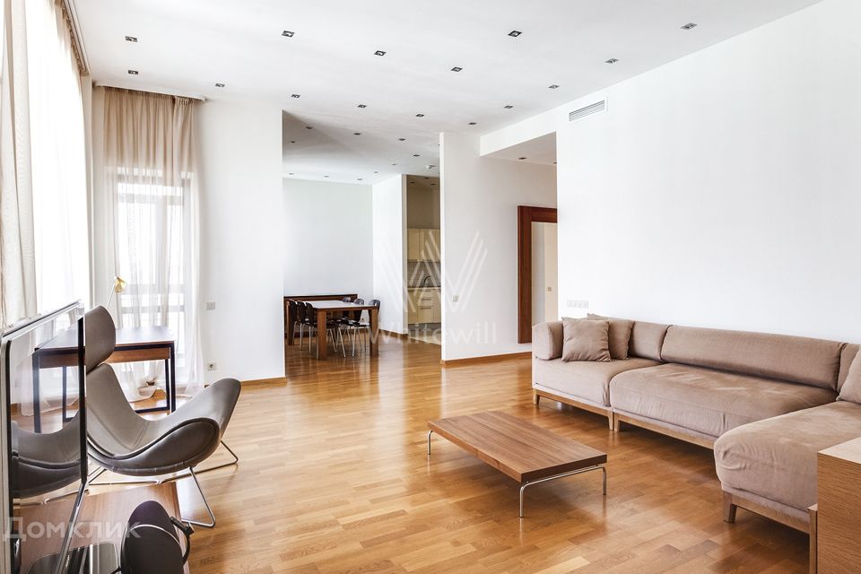Сдаётся 6-комнатная квартира, 240 м²