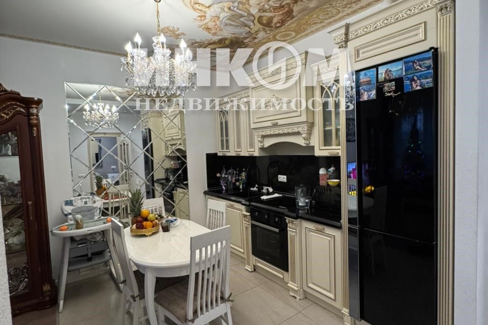 Сдаётся 2-комнатная квартира, 76 м²